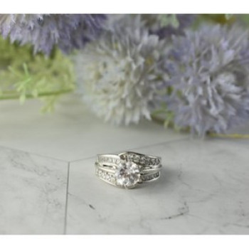 925 Sterling Silver CZ Ring Size 7
