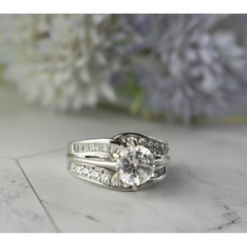 925 Sterling Silver CZ Ring Size 7