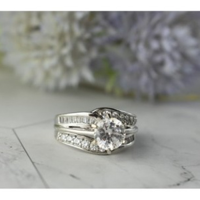 925 Sterling Silver CZ Ring Size 7