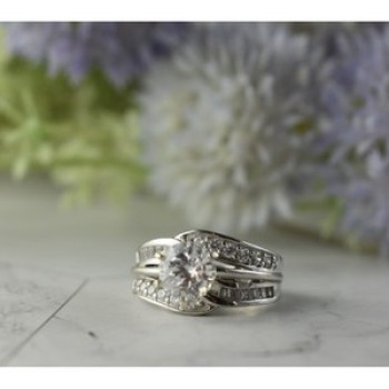 925 Sterling Silver CZ Ring Size 7