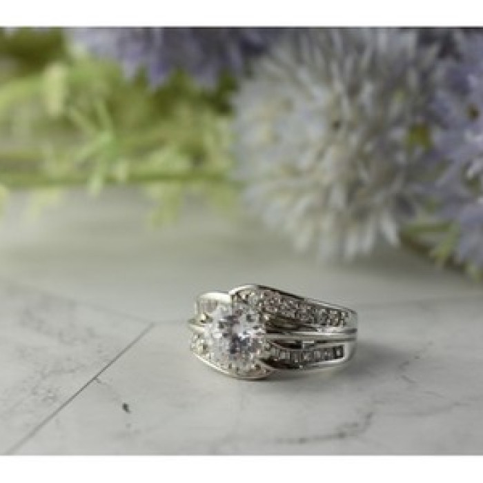 925 Sterling Silver CZ Ring Size 7