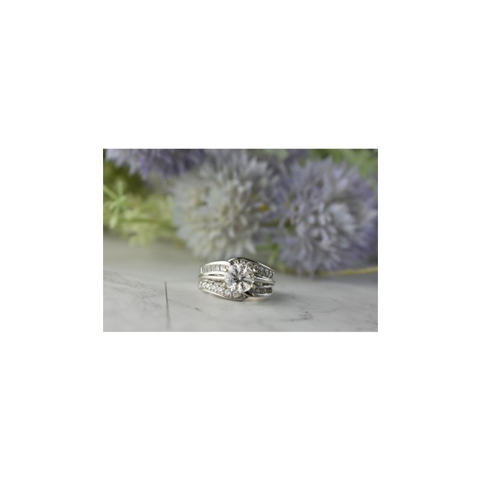 925 Sterling Silver CZ Ring Size 7