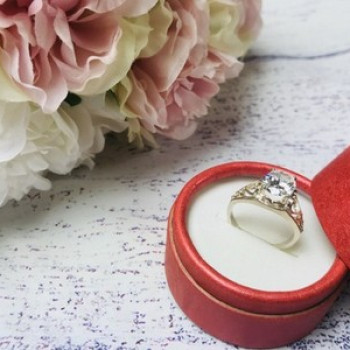 925 Sterling Silver CZ Ring Size 7.5