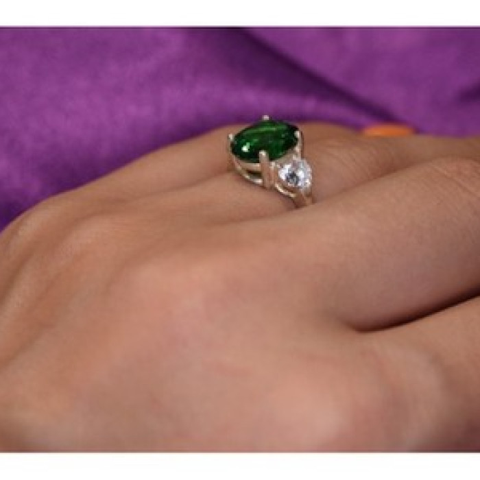 925 Sterling Silver Emerald & CZ Ring Size 6.5