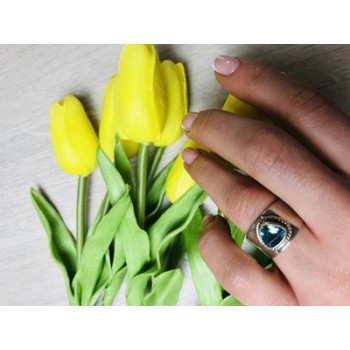 925 Sterling Silver Blue CZ Ring Size 6.5