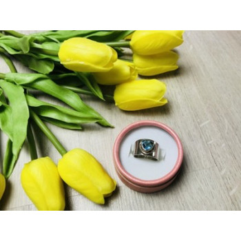 925 Sterling Silver Blue CZ Ring Size 6.5