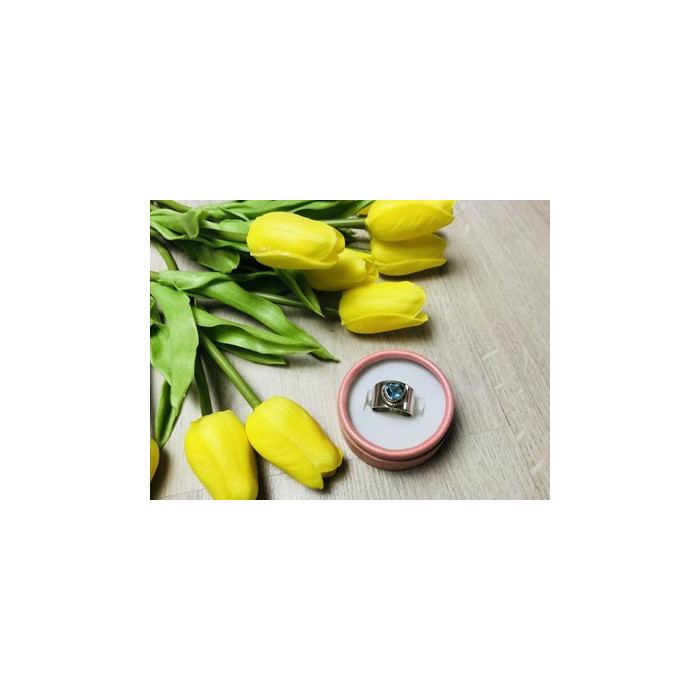 925 Sterling Silver Blue CZ Ring Size 6.5