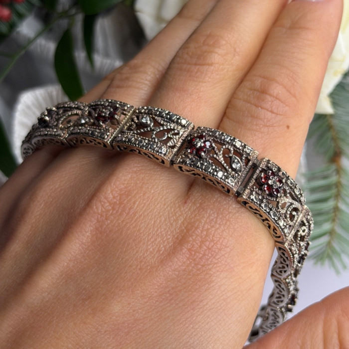 925 Sterling Silver Garnet & Beryl Flowers Bracelet Size 7