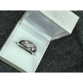 925 Sterling Silver CZ Ring Size 9