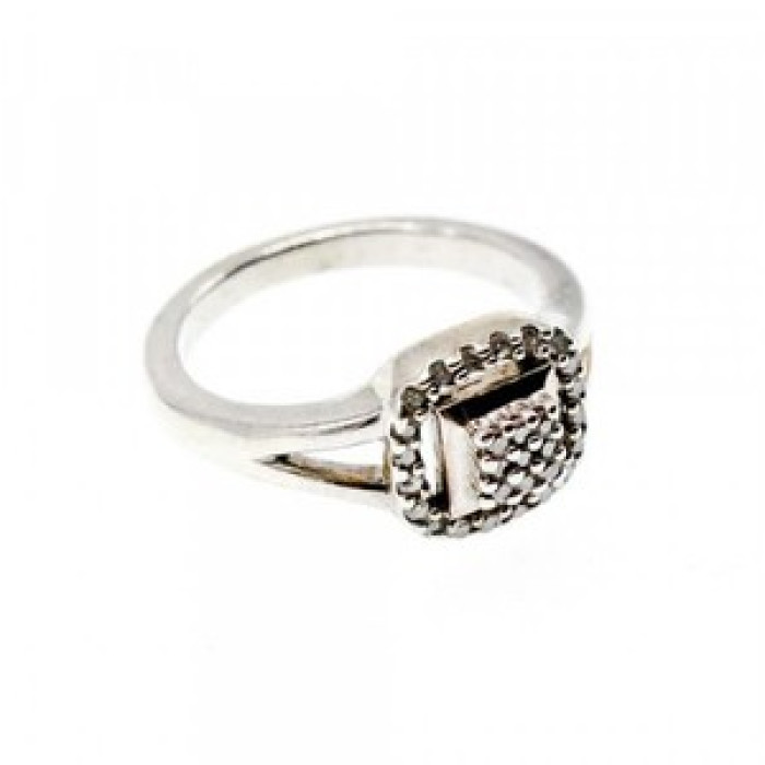 925 Sterling Silver White Sapphires Ring Size 5.5
