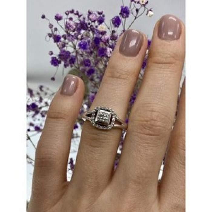 925 Sterling Silver White Sapphires Ring Size 5.5