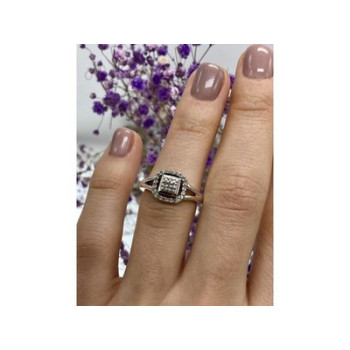 925 Sterling Silver White Sapphires Ring Size 5.5