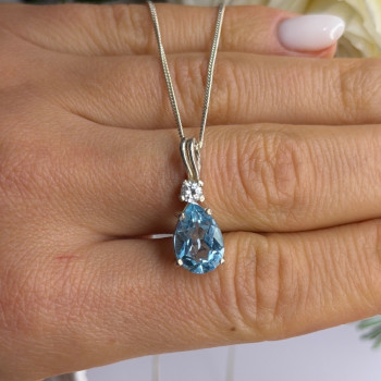 925 Sterling Silver Blue Topaz & Beryl Necklace Length 18 in