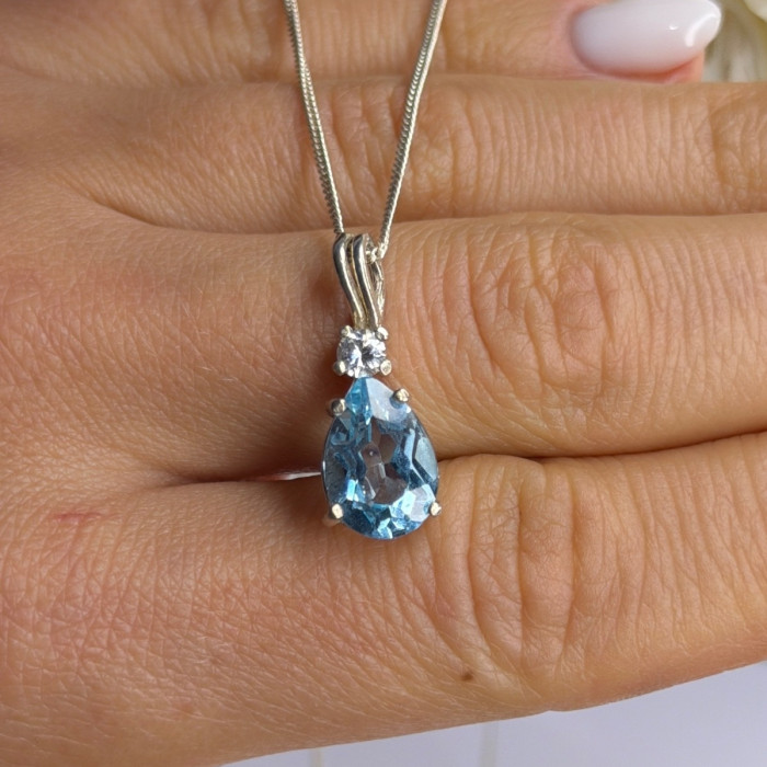 925 Sterling Silver Blue Topaz & Beryl Necklace Length 18 in