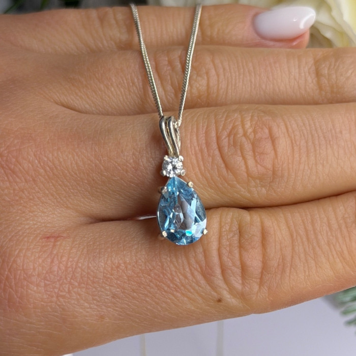 925 Sterling Silver Blue Topaz & Beryl Necklace Length 18 in