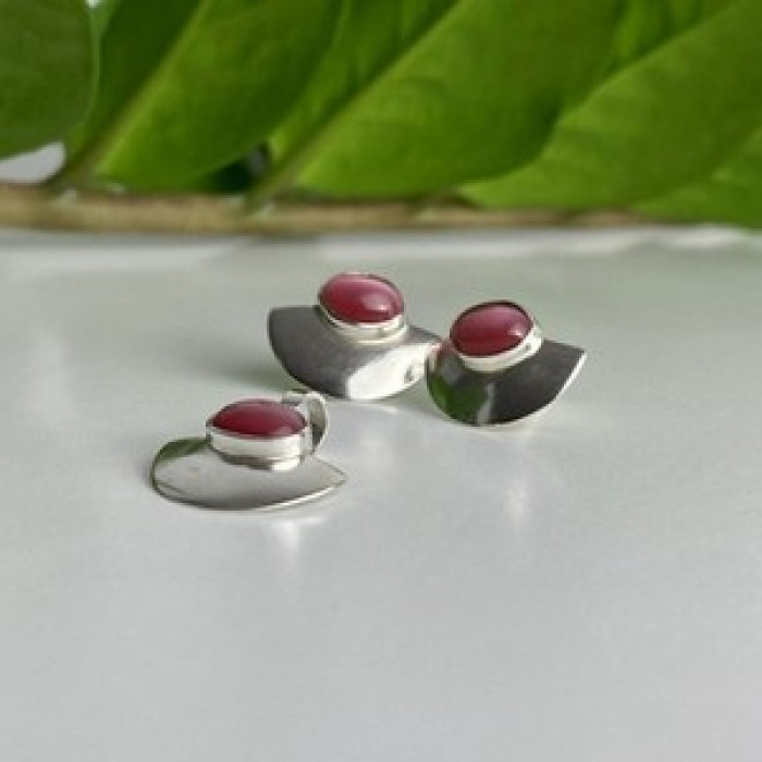 925 Sterling Silver Pink Agate Stud Earrings & Pendant Set