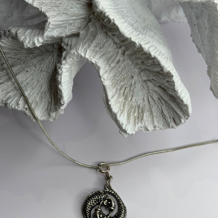 925 Sterling Silver Pisces Zodiac Necklace Length 20 in