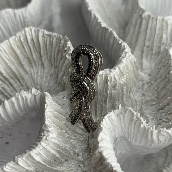 10K White Gold White & Black Diamonds Pendant