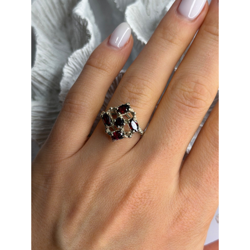 Vintage 925 Sterling Silver Garnet Ring Size 7