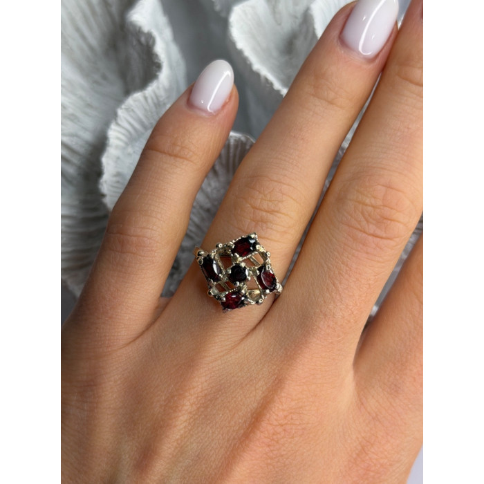 Vintage 925 Sterling Silver Garnet Ring Size 7