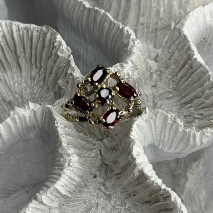 Vintage 925 Sterling Silver Garnet Ring Size 7