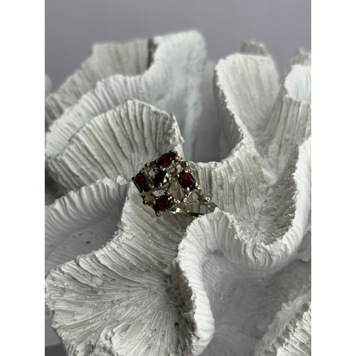Vintage 925 Sterling Silver Garnet Ring Size 7