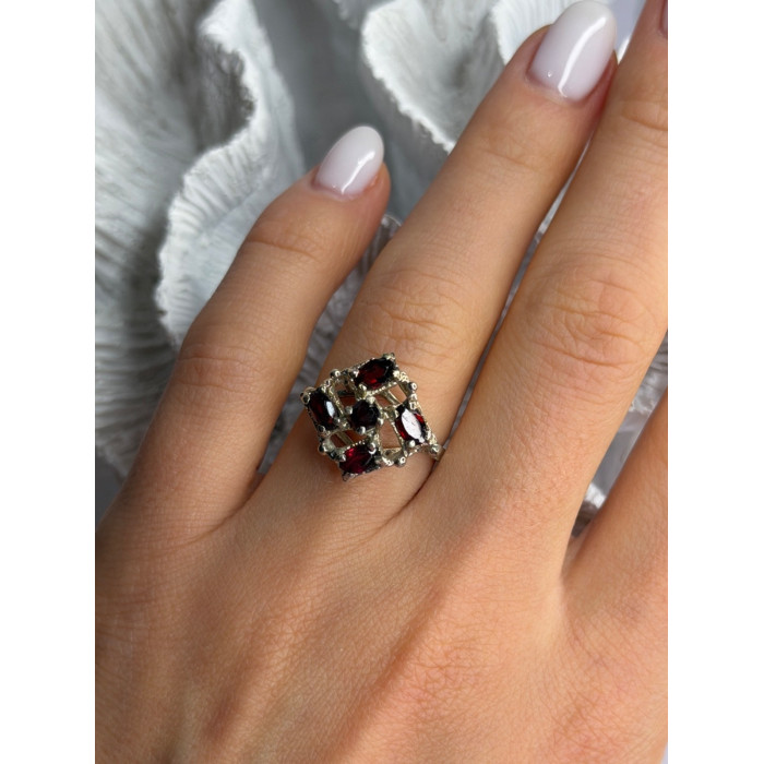 Vintage 925 Sterling Silver Garnet Ring Size 7