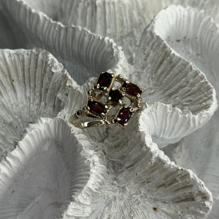 Vintage 925 Sterling Silver Garnet Ring Size 7