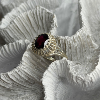 925 Sterling Silver Garnet Ring Size 5