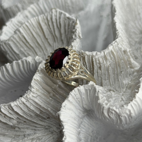 925 Sterling Silver Garnet Ring Size 5
