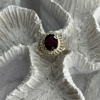 925 Sterling Silver Garnet Ring Size 5