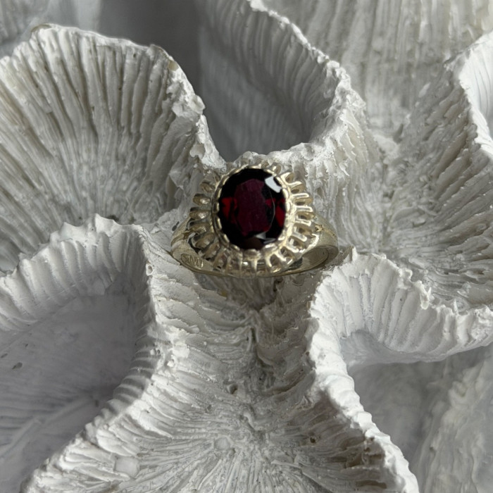 925 Sterling Silver Garnet Ring Size 5