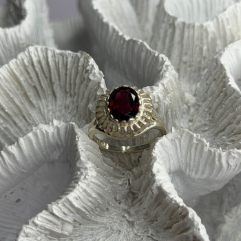 925 Sterling Silver Garnet Ring Size 5