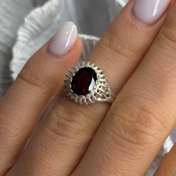 925 Sterling Silver Garnet Ring Size 5