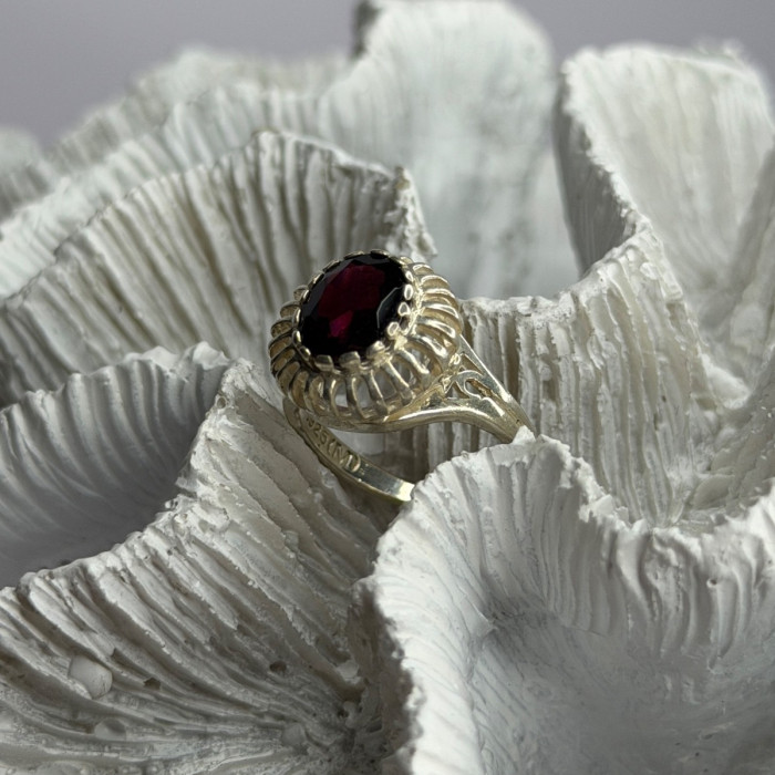 925 Sterling Silver Garnet Ring Size 5