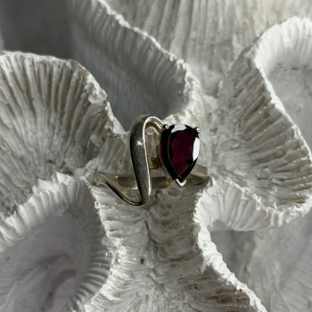 925 Sterling Silver Garnet Ring Size 8.5