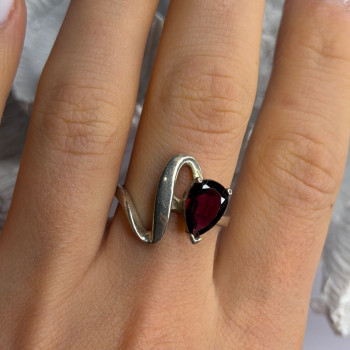 925 Sterling Silver Garnet Ring Size 8.5