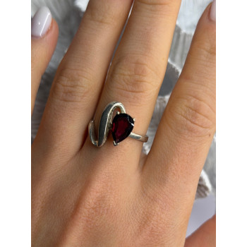 925 Sterling Silver Garnet Ring Size 8.5