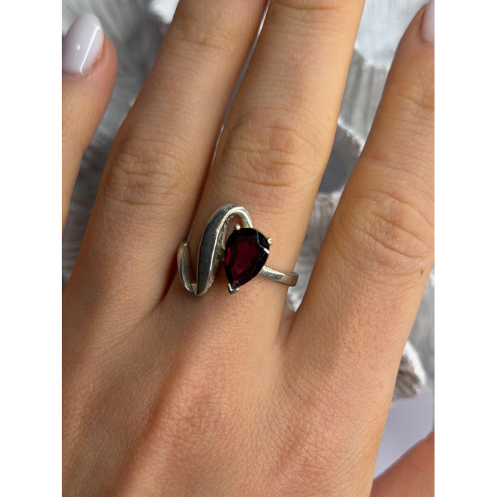 925 Sterling Silver Garnet Ring Size 8.5