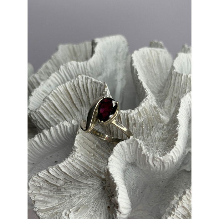 925 Sterling Silver Garnet Ring Size 8.5
