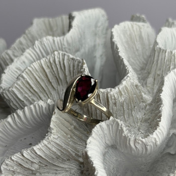 925 Sterling Silver Garnet Ring Size 8.5