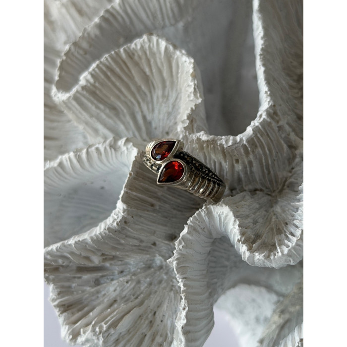 Vintage 925 Sterling Silver Garnet & Marcasite Ring Size 6