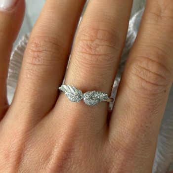 925 Sterling Silver Angel Wings Cz Ring Size 9
