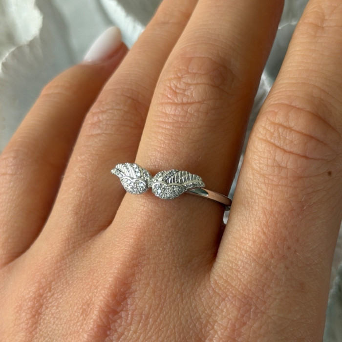925 Sterling Silver Angel Wings Cz Ring Size 9