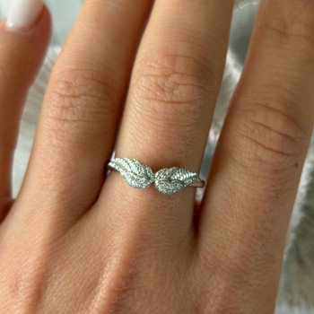 925 Sterling Silver Angel Wings Cz Ring Size 9
