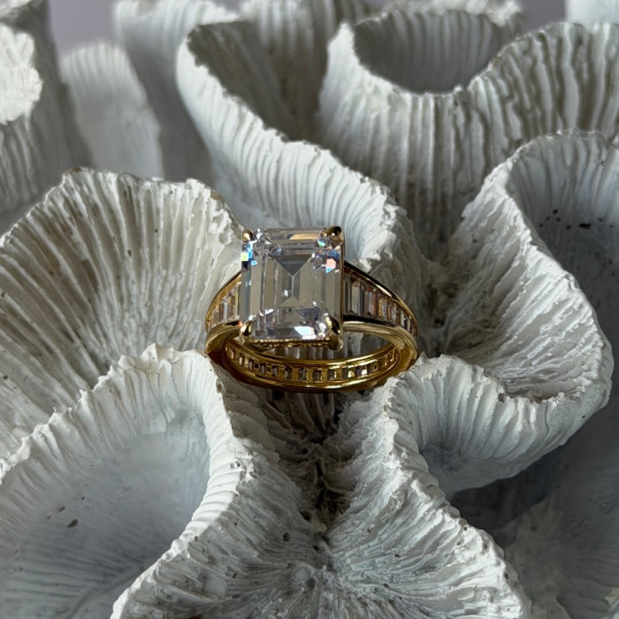 925 Sterling Silver Gold Plated Cz Ring Size 8