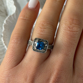 Vintage 925 Sterling Silver Blue & White Spinel Ring Size 6