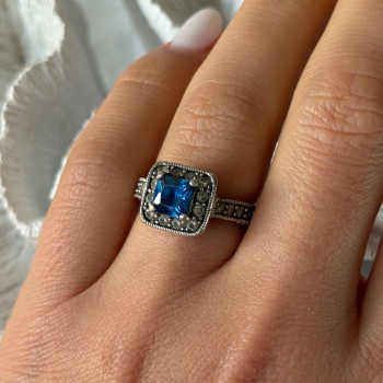 Vintage 925 Sterling Silver Blue & White Spinel Ring Size 6