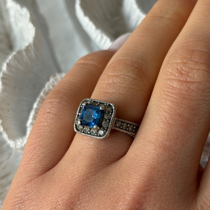 Vintage 925 Sterling Silver Blue & White Spinel Ring Size 6