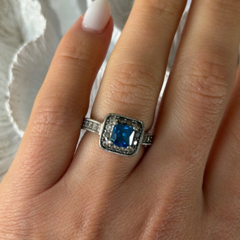 Vintage 925 Sterling Silver Blue & White Spinel Ring Size 6